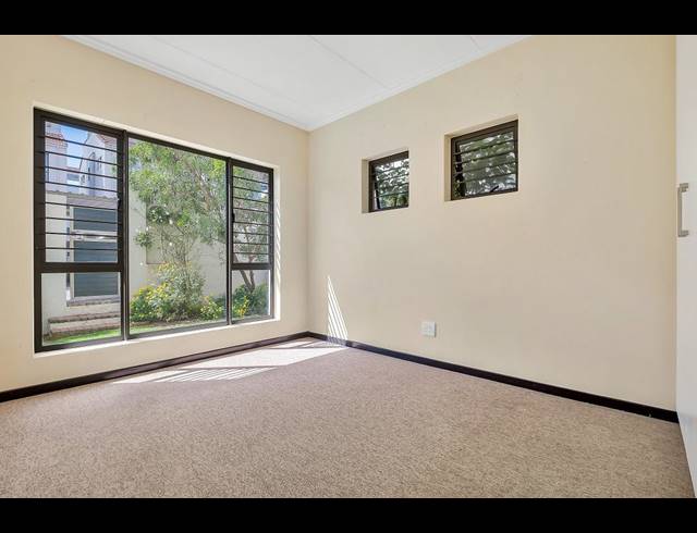 2 BEDROOM APARTMENT FOR SALE IN BRYANSTON